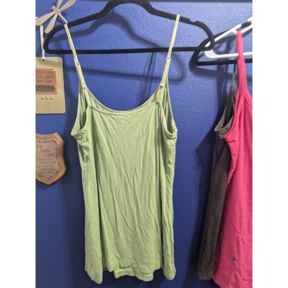 🌈5/25 Trio of Cami / Layering Tanks! - Picture 12 of 15